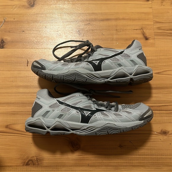 Mizuno Wave Tornado X2 Womens Size 9 Gray Volleyball Sneakers Shoes - Picture 5 of 6